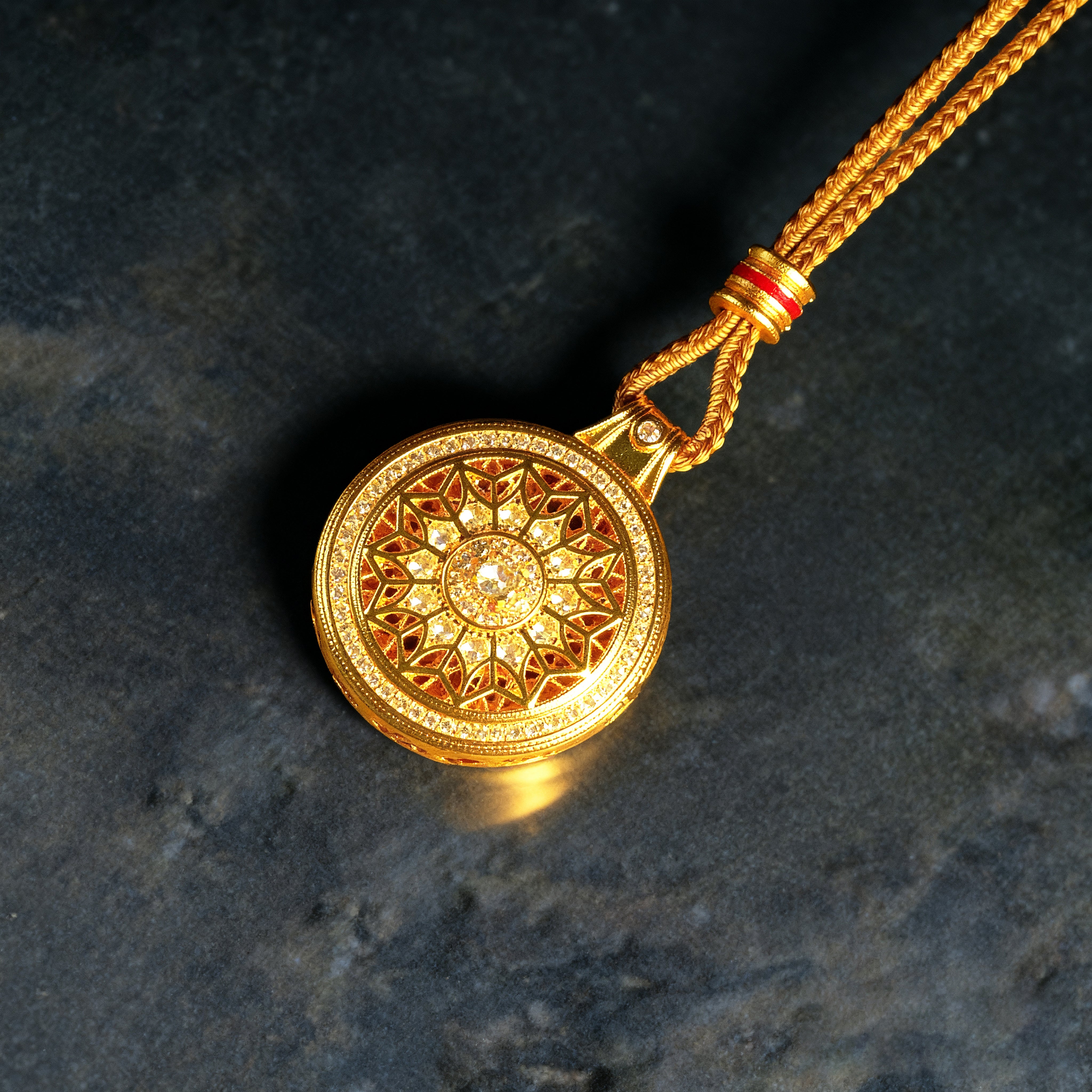 Versatile Ancient Gold Diamond Compass Pendant Rose Hollow Compass Necklace