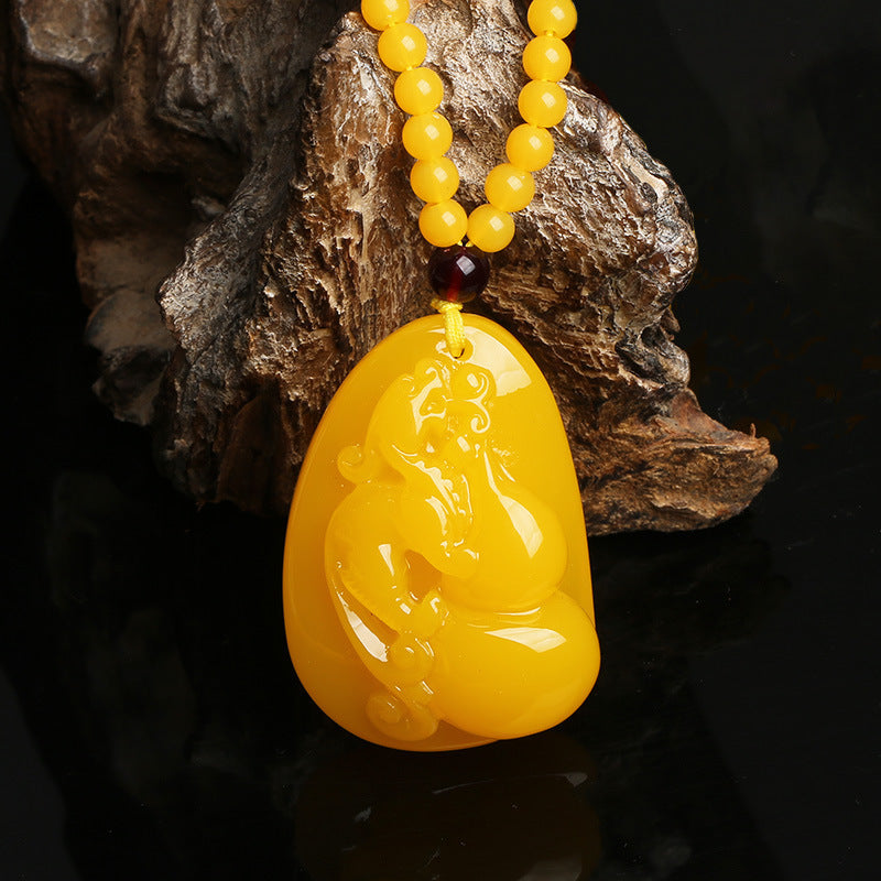 Letitdao Vintage Honey Amber Pendant Necklace Carved Peony & Protection Lock for Good Fortune